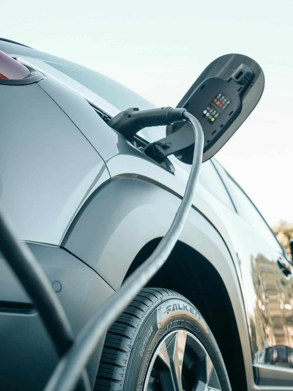 Quels sont les avantages des nouveaux systèmes de recharge rapide pour les véhicules électriques en termes de praticité?